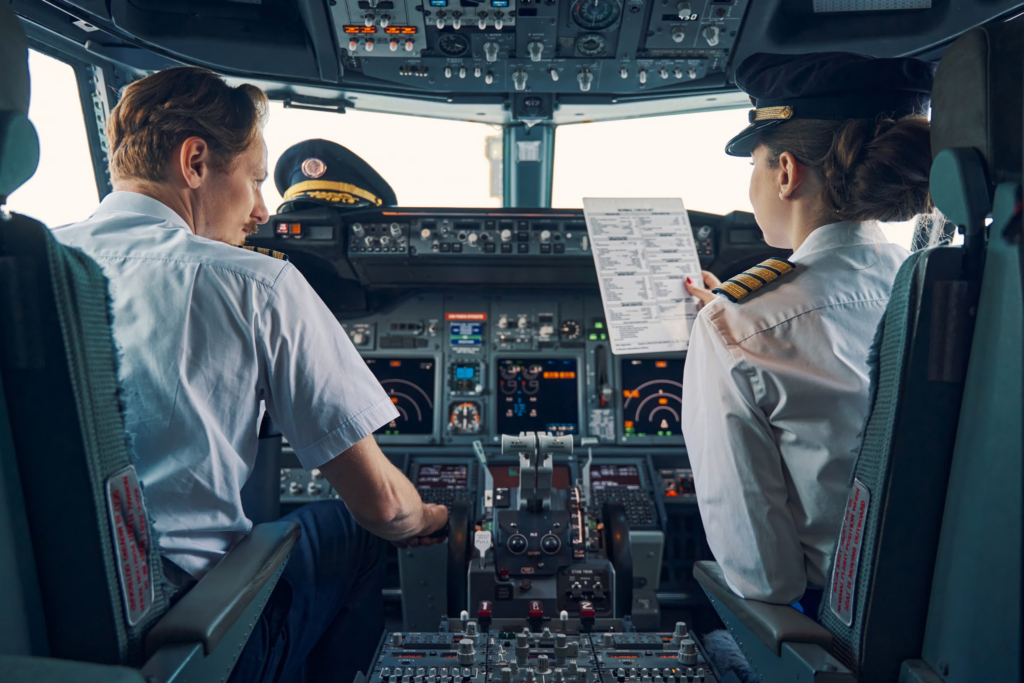 pilot training pathways, best pilot training programs, aspiring pilot training tips, airline pilot career guide, flight school selection, pilot certification options, aviation training costs, pilot career planning, flight academy reviews, private vs commercial pilot training